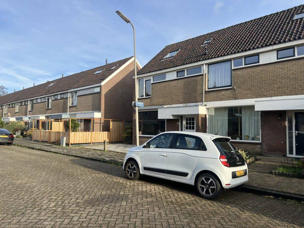 Kunststof kozijn installatie in Bodegraven door Gewoon Dick, energiebesparend en op maat gemaakt.