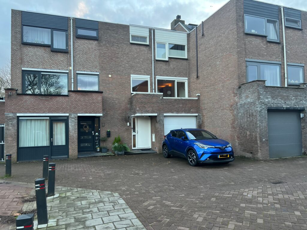 Aluminium schuifpuien en kozijn geplaatst door Gewoon DICK in Dalkruid, Nieuwerkerk aan den IJssel