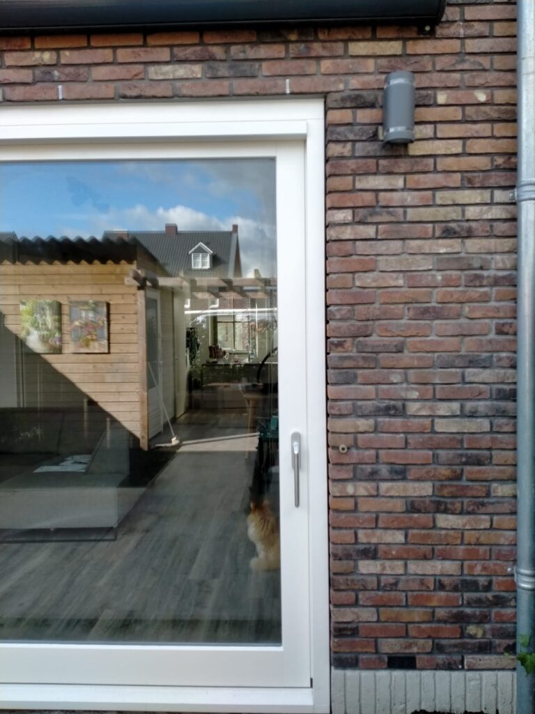 Vakkundig geplaatste houten kozijnen door Gewoon DICK in Waddinxveen